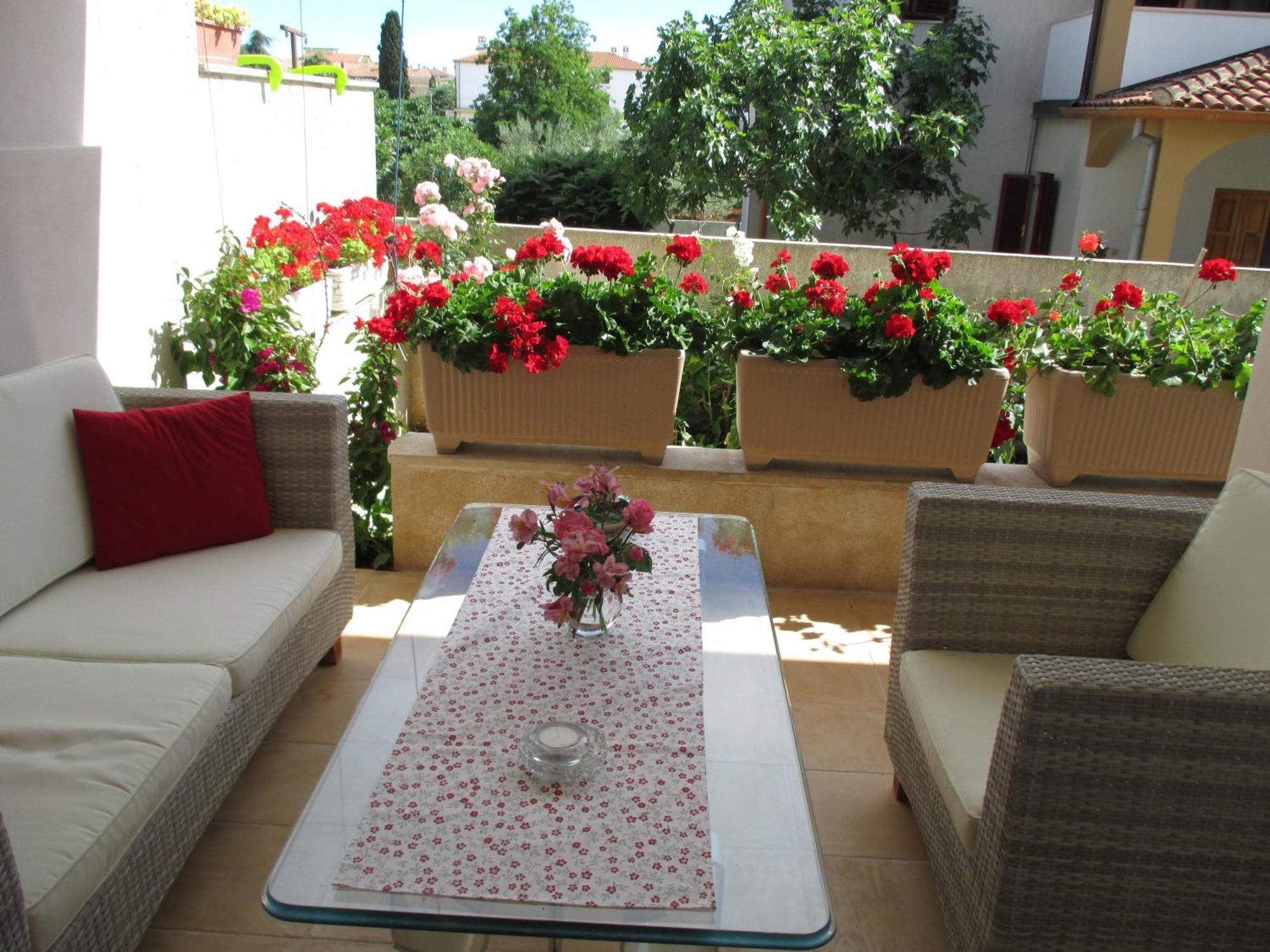 Apartments Ragusa Ровин Екстериор снимка