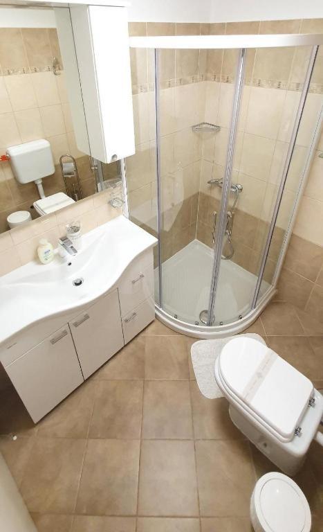Apartments Ragusa Ровин Екстериор снимка