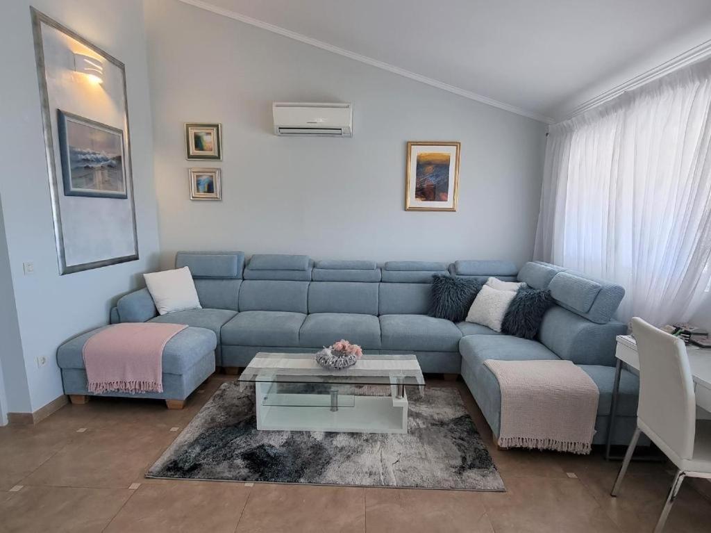 Apartments Ragusa Ровин Екстериор снимка