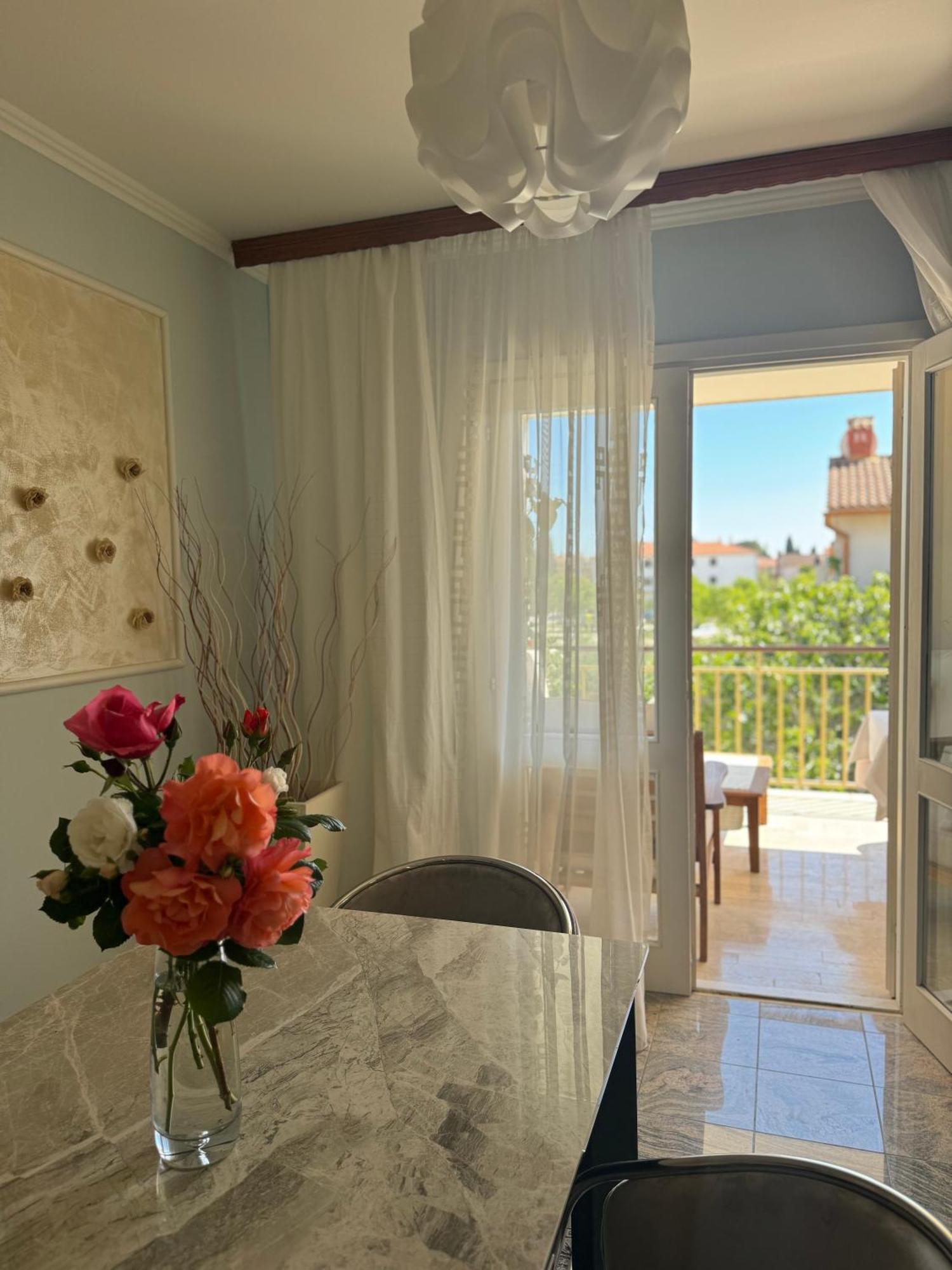 Apartments Ragusa Ровин Екстериор снимка