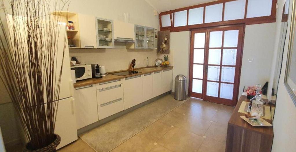 Apartments Ragusa Ровин Екстериор снимка